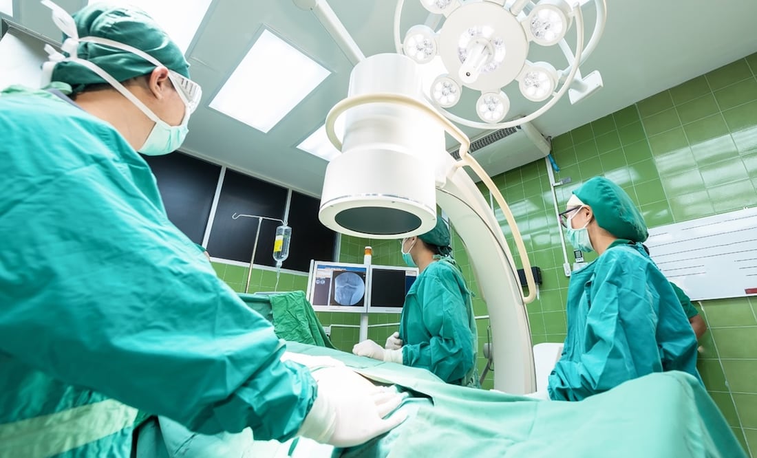 Niña de 14 años muere tras cirugía estética; padre señala a la madre y a su pareja como responsables. Foto: Pxhere