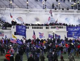 Hallan culpable a primer enjuiciado por asalto al Capitolio