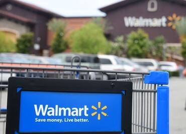 Un hombre y una mujer protagonizan tiroteo en Walmart