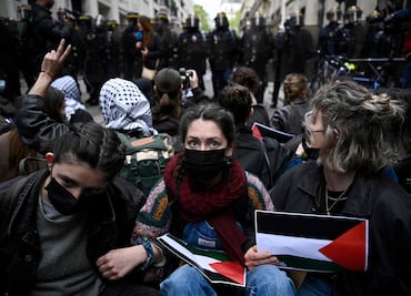 La policía desaloja a los estudiantes que ocupaban una universidad en París