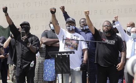 Video. Miles de neoyorquinos arropan al hermano de Floyd y abuchean a alcalde