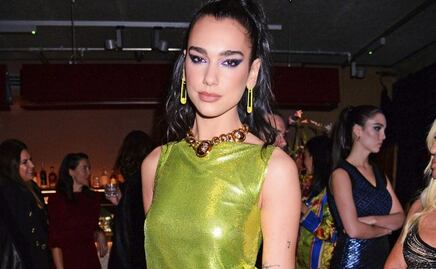 Dua Lipa se une a la tendencia 'lencería expuesta' con vestido de hilo