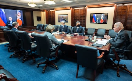 Biden amenaza a Putin con "fuertes medidas económicas" si ataca Ucrania