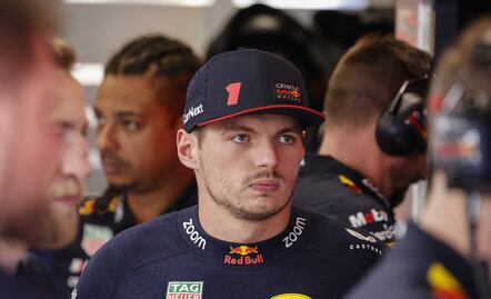 Verstappen apaga rumores y se queda en Red Bull pese al coqueteo con Mercedes