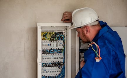 Ofrecen empleo para técnicos eléctricos en consulados de EU en México