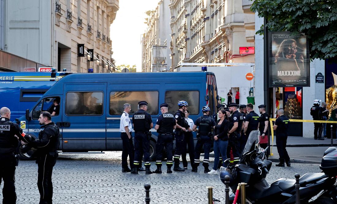 Reportan un policía herido en ataque con cuchillo en París días antes de los Olímpicos. Foto: AFP
