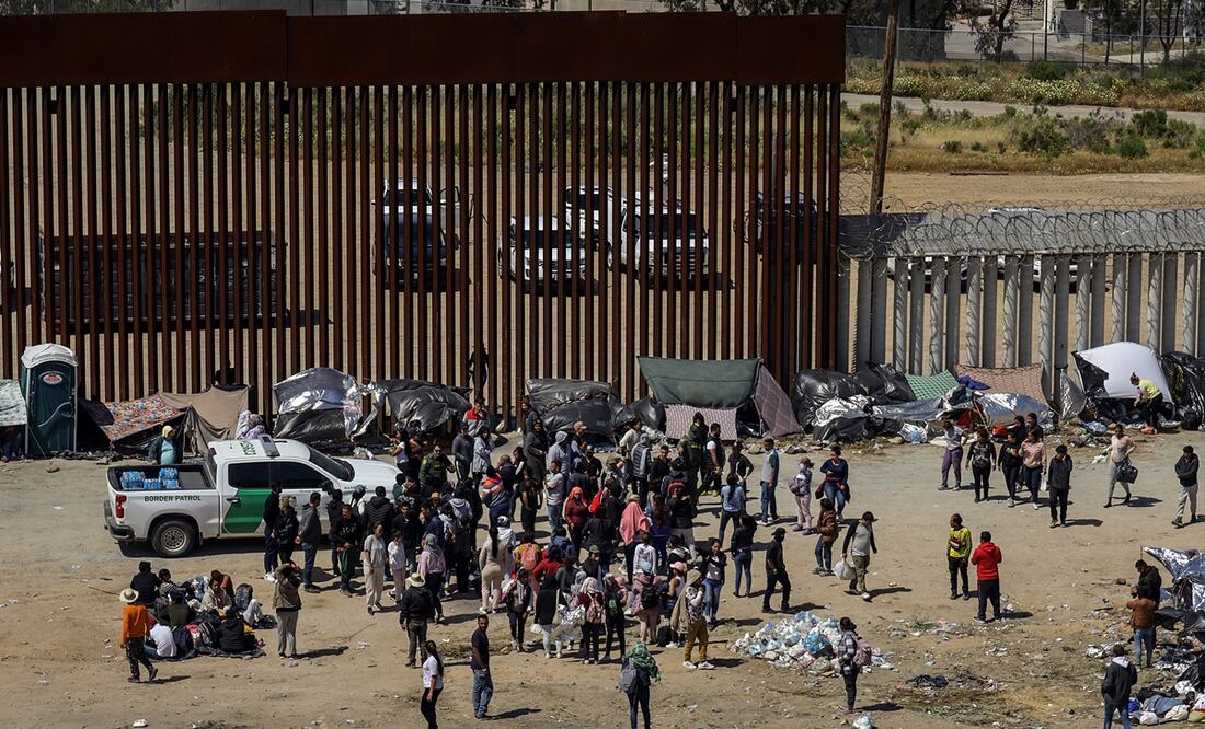 Miles de migrantes en la frontera de México con EEUU esperan el fin del Título 42. Foto: EFE/Joebeth Terriquez