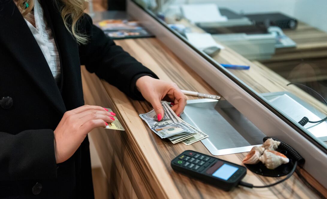 Casi todos los bancos en México cierran por días festivos. Foto: iStock