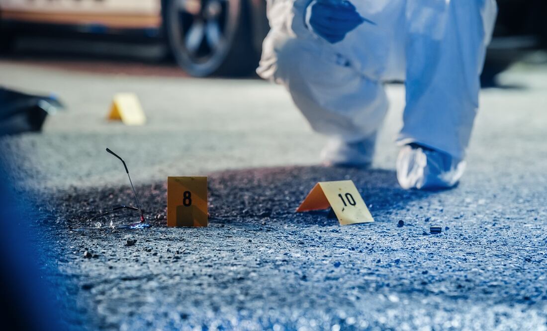 ¿Te relajan las series de crimen antes de dormir? Psicóloga revela una conexión inquietante. Foto: iStock-gorodenkoff