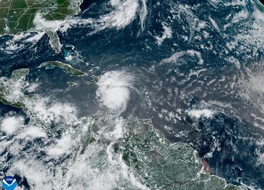 Tras devastar varias islas caribeñas, Beryl se debilita a categoría 4 rumbo a Jamaica