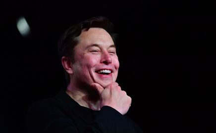 Elon Musk se burla de globos derribados en EU y dice que son sus “amigos alienígenas”