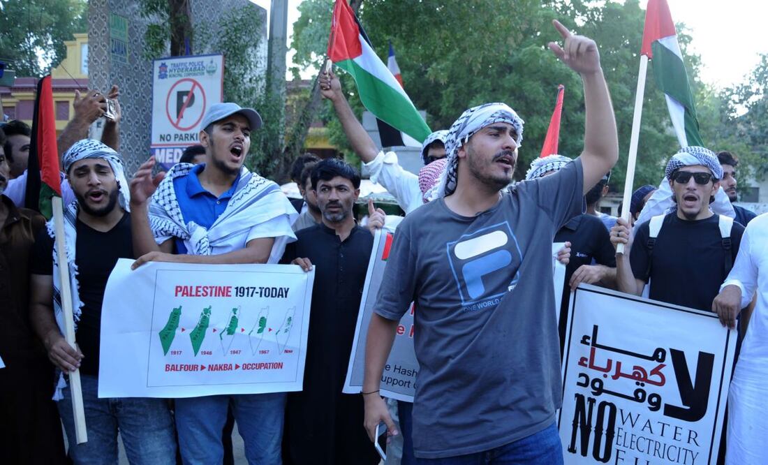 Manifestación en solidaridad con el pueblo palestino en Pakistán. Foto: EFE/EPA/NADEEM KHAWAR