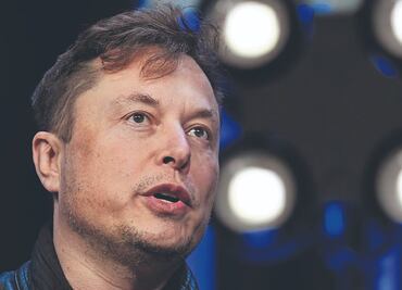Elon Musk bajo escrutinio: Amplían investigación sobre beneficios personales de Tesla