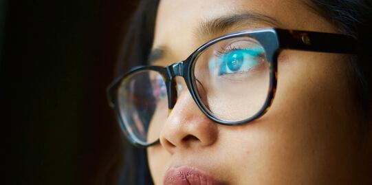 FDA aprueba lentes de contacto para niños con miopía