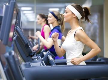 Este es el tiempo que se necesita usar la caminadora para bajar de peso