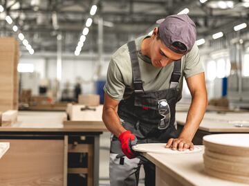¿Cuánto gana un carpintero en Estados Unidos? Este es su salario por hora y año