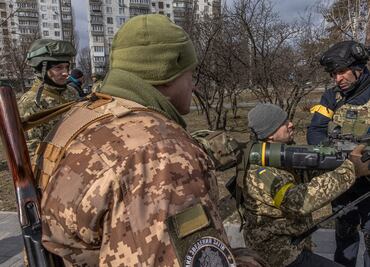 Rusia amenaza a países que envíen armas o mercenarios a Ucrania