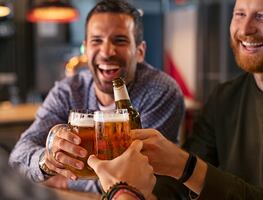 ¿Más sanas? Profeco dice que estas cervezas bajas en alcohol aportan menos calorías