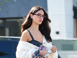 Eiza González conquista Los Ángeles con leggings y crop top
