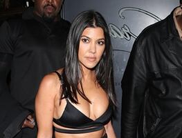 La lencería roja con la que Kourtney Kardashian arrasó en Instagram