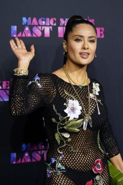 El vestido transparente con el que Salma Hayek lució su lencería en premiere