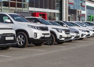 Aranceles a México y Canadá añadirán $5,790 dólares al precio de los vehículos en EU