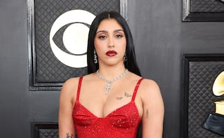 Hija de Madonna se luce con ajustado vestido y escote de cono