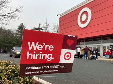Target sube salarios iniciales: pagará hasta $24 dólares por hora a trabajadores