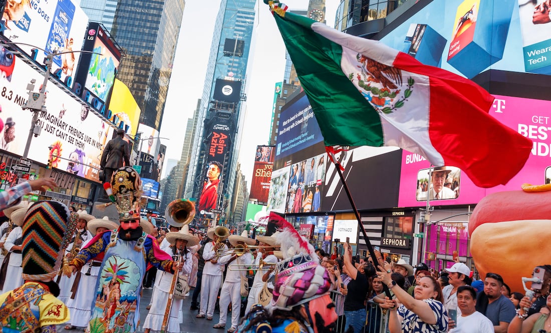 Batalla de Puebla. ¿Se trabaja el 5 de mayo? ¿Por qué se festeja en Estados Unidos?.  EFE/EPA/SARAH YENESEL