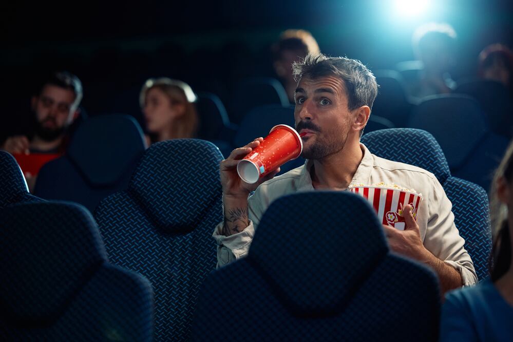 ¿Puedes meter comida al cine? Profeco aclara supuesta “lista de alimentos” que circula en internet. Foto: iSTOCK-Drazen Zigic