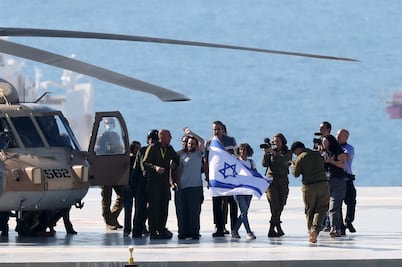 Hamás entrega 4 cuerpos de rehenes: aún retiene los restos de 24 más en Gaza