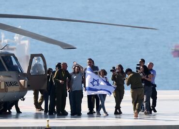 Hamás entrega 4 cuerpos de rehenes: aún retiene los restos de 24 más en Gaza