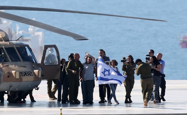 Hamás entrega 4 cuerpos de rehenes: aún retiene los restos de 24 más en Gaza
