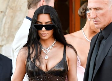 Kim Kardashian rompe el internet con sesión en lencería traslúcida para Skims