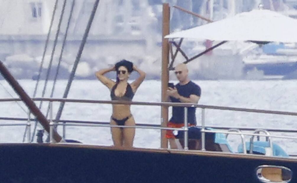 Jeff Bezos y Lauren Sánchez recorren Italia en su superyate de lujo. Foto: Grosby Group