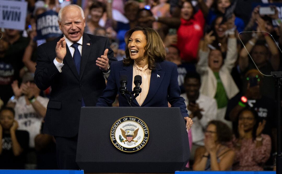 Kamala Harris y Tim Walz se lanzan a la campaña: “Estamos en desventaja pero tenemos impulso”. Foto: AP.