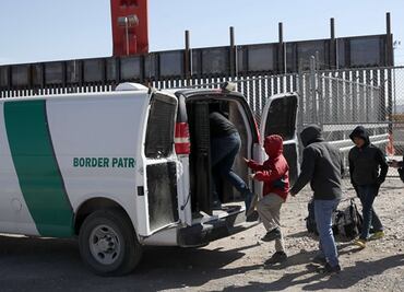 Denuncian maltratos a migrantes que solicitan asilo en EU