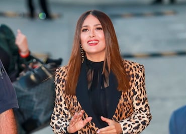 Salma Hayek conquista Hollywood con look de casi $100 mil pesos
