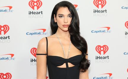Dua Lipa modela pequeño bikini negro durante sus vacaciones con su novio en Grecia