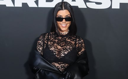 Kourtney Kardashian “supera” a Kim y roba miradas en lencería transparente 