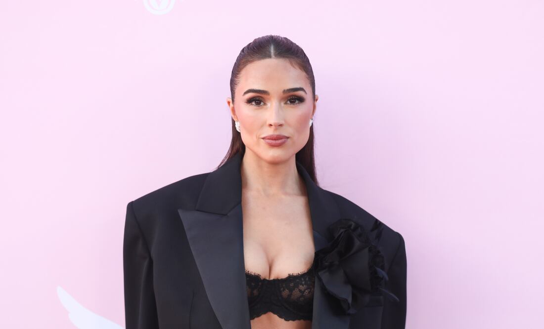 Olivia Culpo modela lencería rosa en el regreso del Victoria’s Secret Fashion Show. Foto: AP