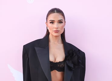 Olivia Culpo modela lencería rosa en el regreso del Victoria’s Secret Fashion Show