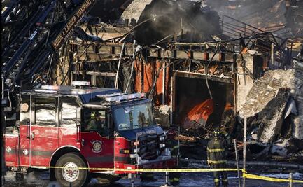 Accidente de un camión con gasolina provoca gran incendio en Nueva York