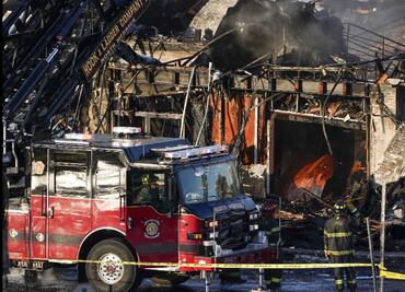 Accidente de un camión con gasolina provoca gran incendio en Nueva York