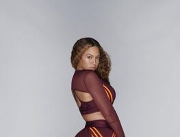 Beyoncé luce curvas de impacto con leggings en sesión