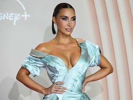 Kim Kardashian sorprende con look de diosa griega y celebra su cumpleaños 45 en París