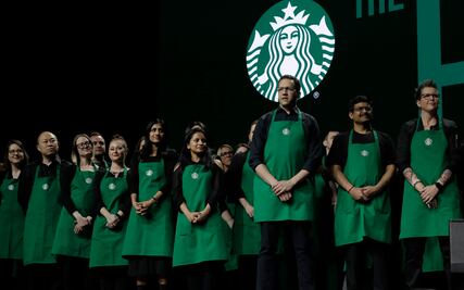 Más de 1,000 baristas de Starbucks inician huelga; protestan por nuevo uniforme