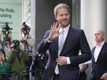 Príncipe Harry,  víctima de espionaje telefónico por parte de Mirror Group: Juez