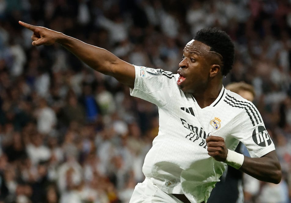 Real Madrid renueva a Vinicius Junior hasta 2032: "uno de los jugadores más importantes de nuestra historia". (Photo by Pierre-Philippe MARCOU / AFP)