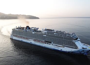 Acapulco recibe al primer crucero de turistas tras el huracán Otis